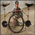 Doi pe jumatate de bicicleta